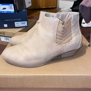 Torrid size 8 booties